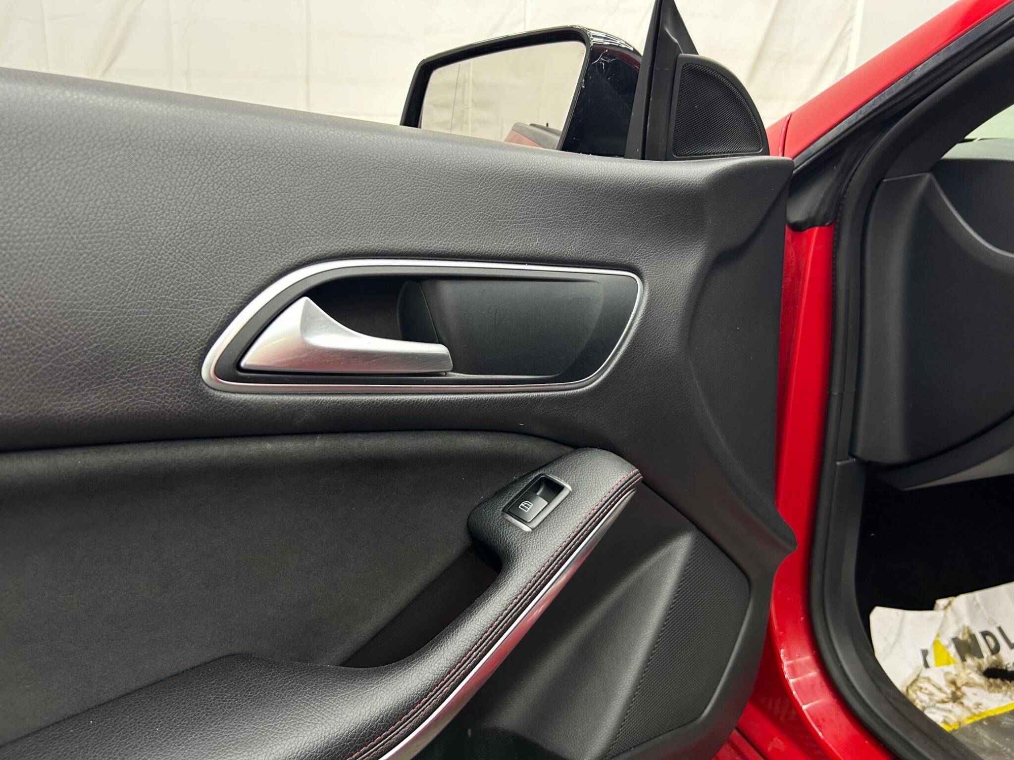 Mercedes-Benz Cla view 29