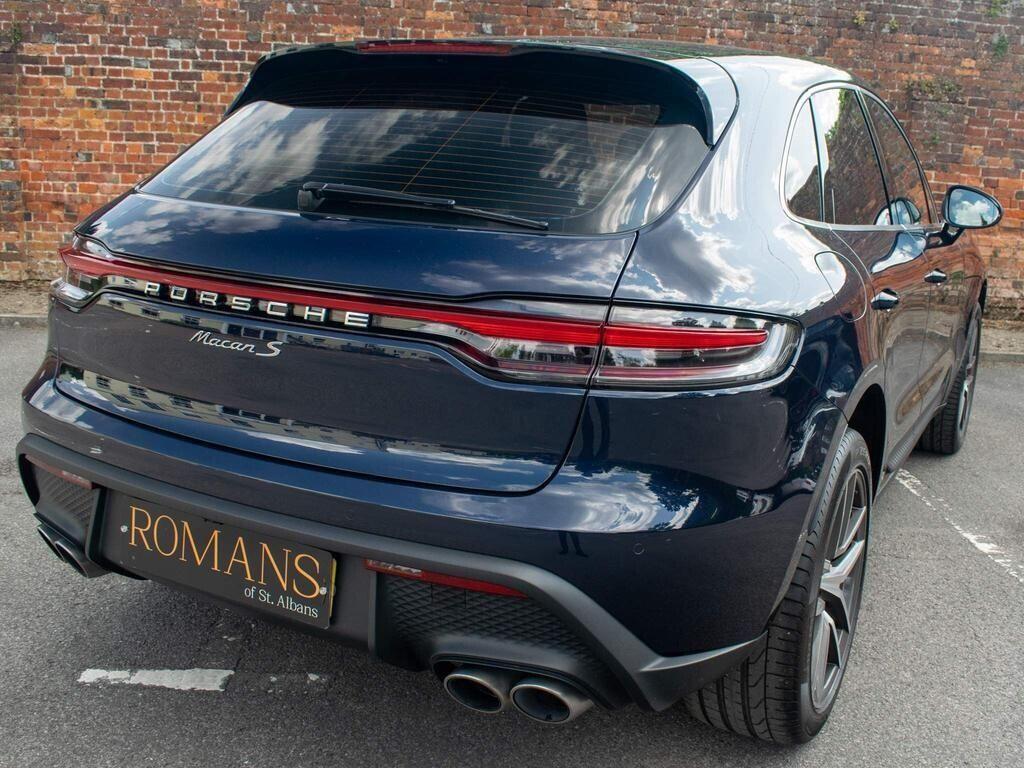 Porsche Macan view 13
