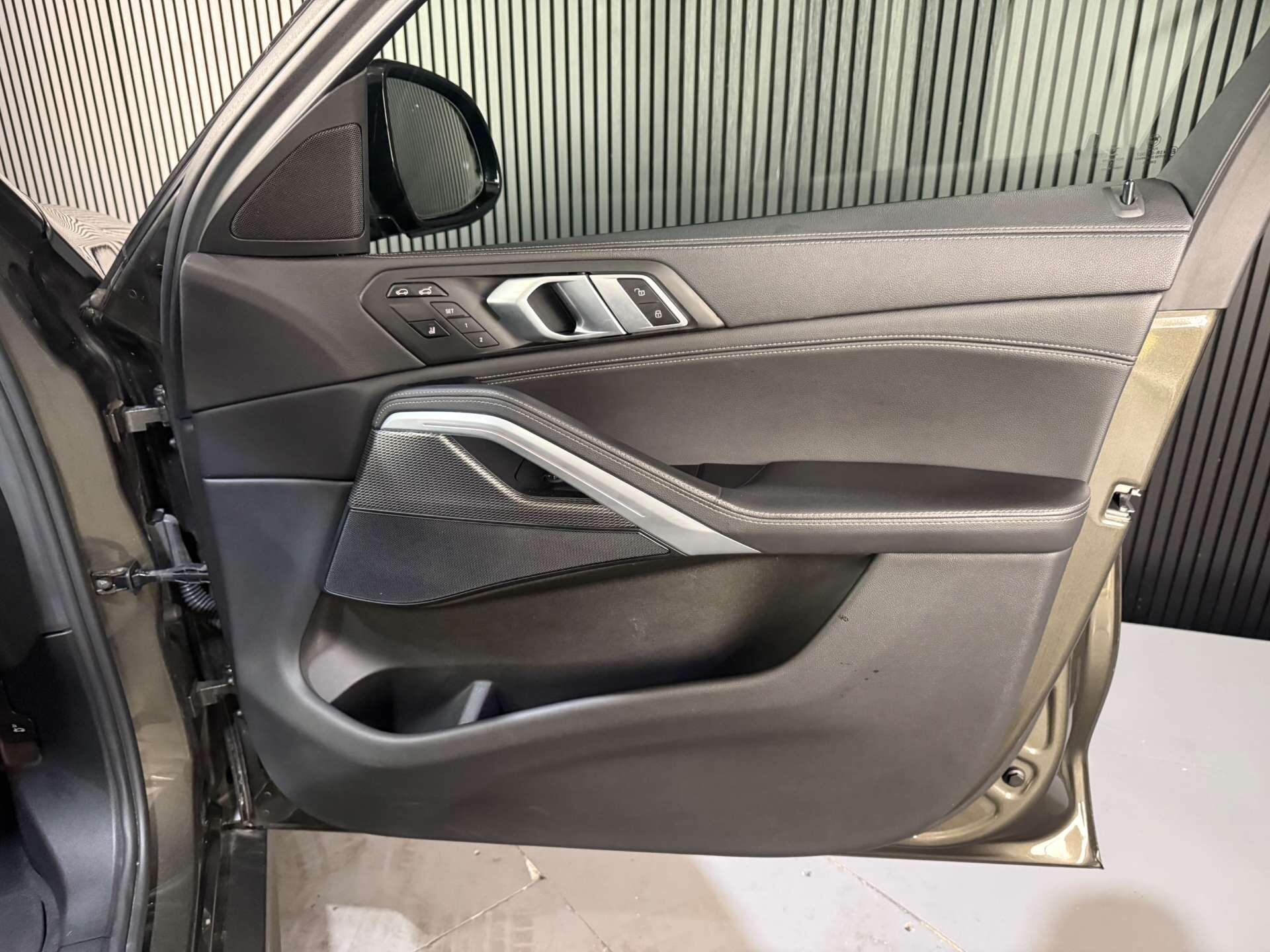 BMW X6 view 35