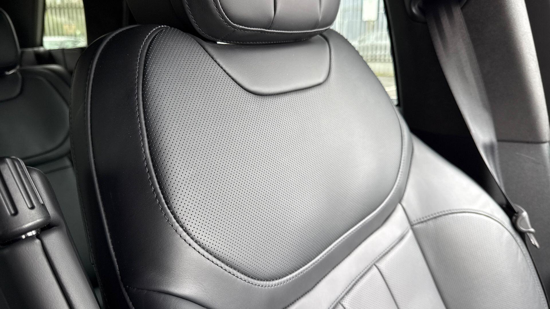 Land Rover Range Rover Sport view 44