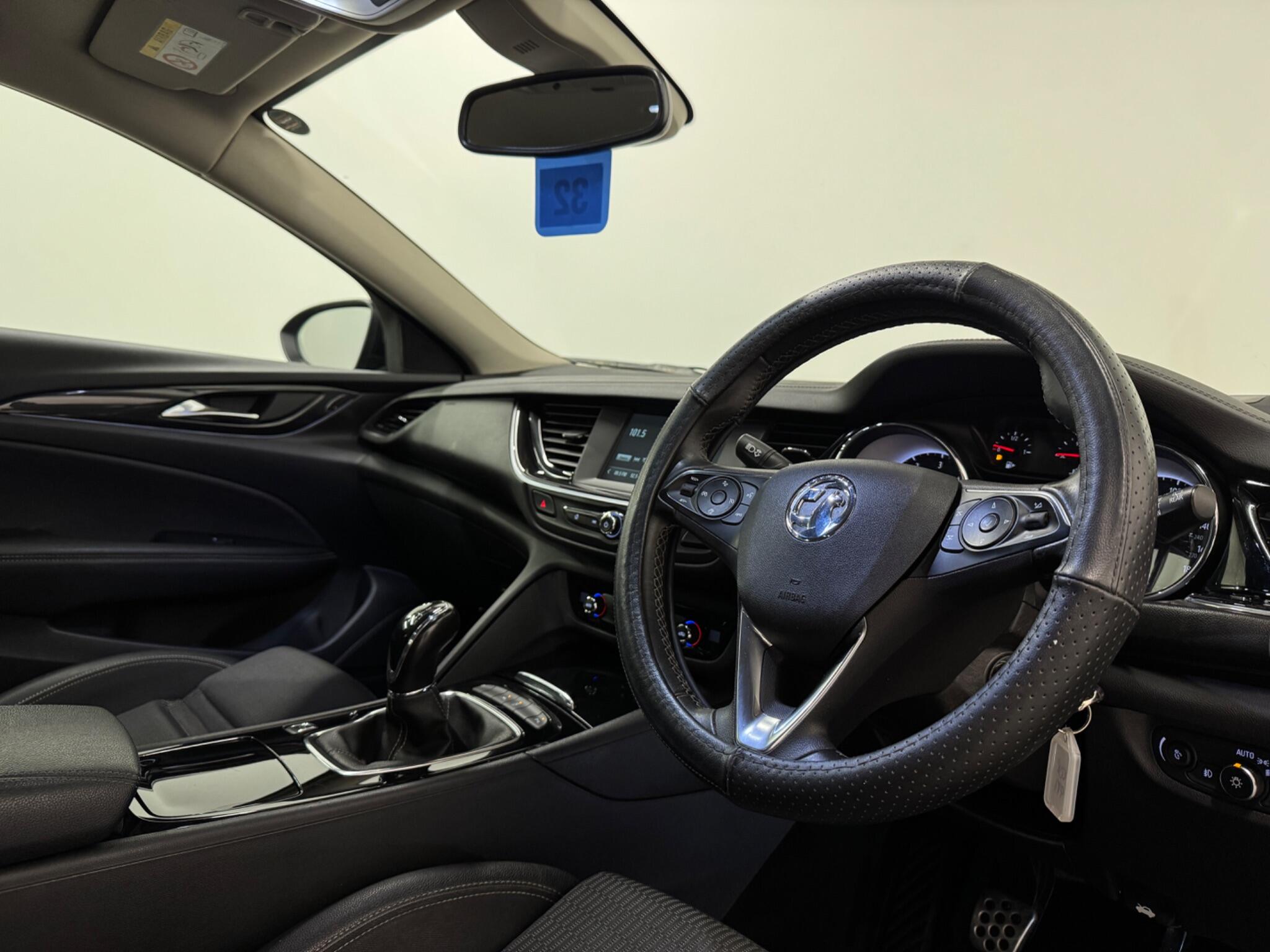 Vauxhall Insignia view 11