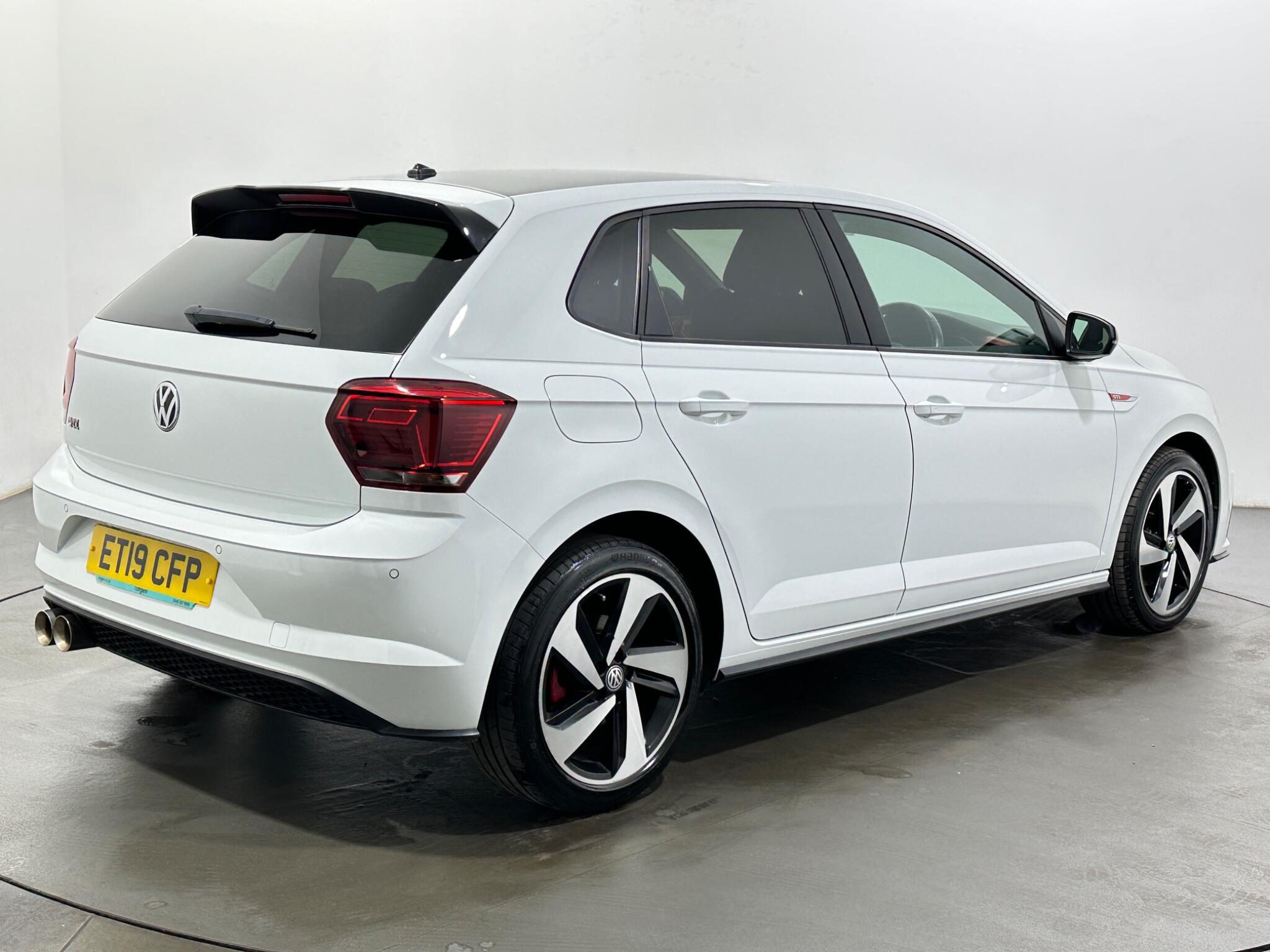 Volkswagen Polo view 8