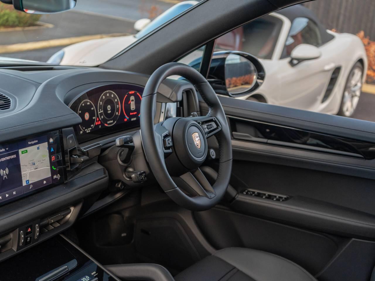 Porsche Cayenne view 40