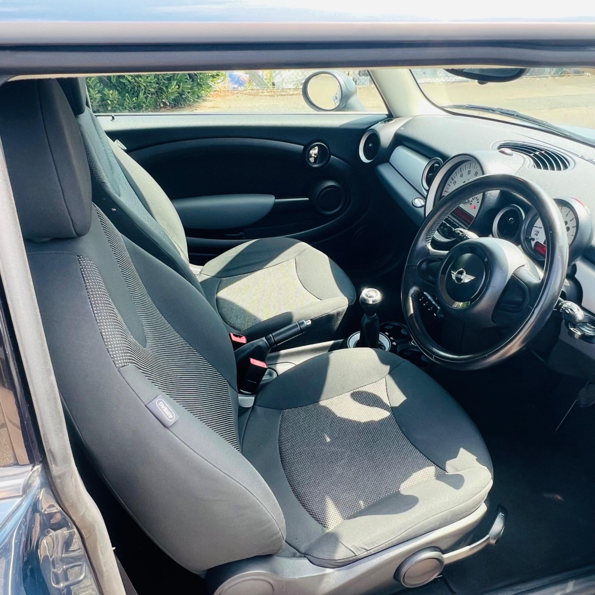 Mini Hatch view 15