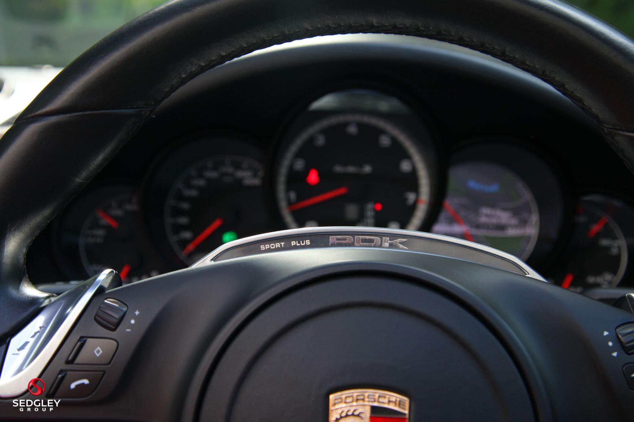 Porsche 911 view 21