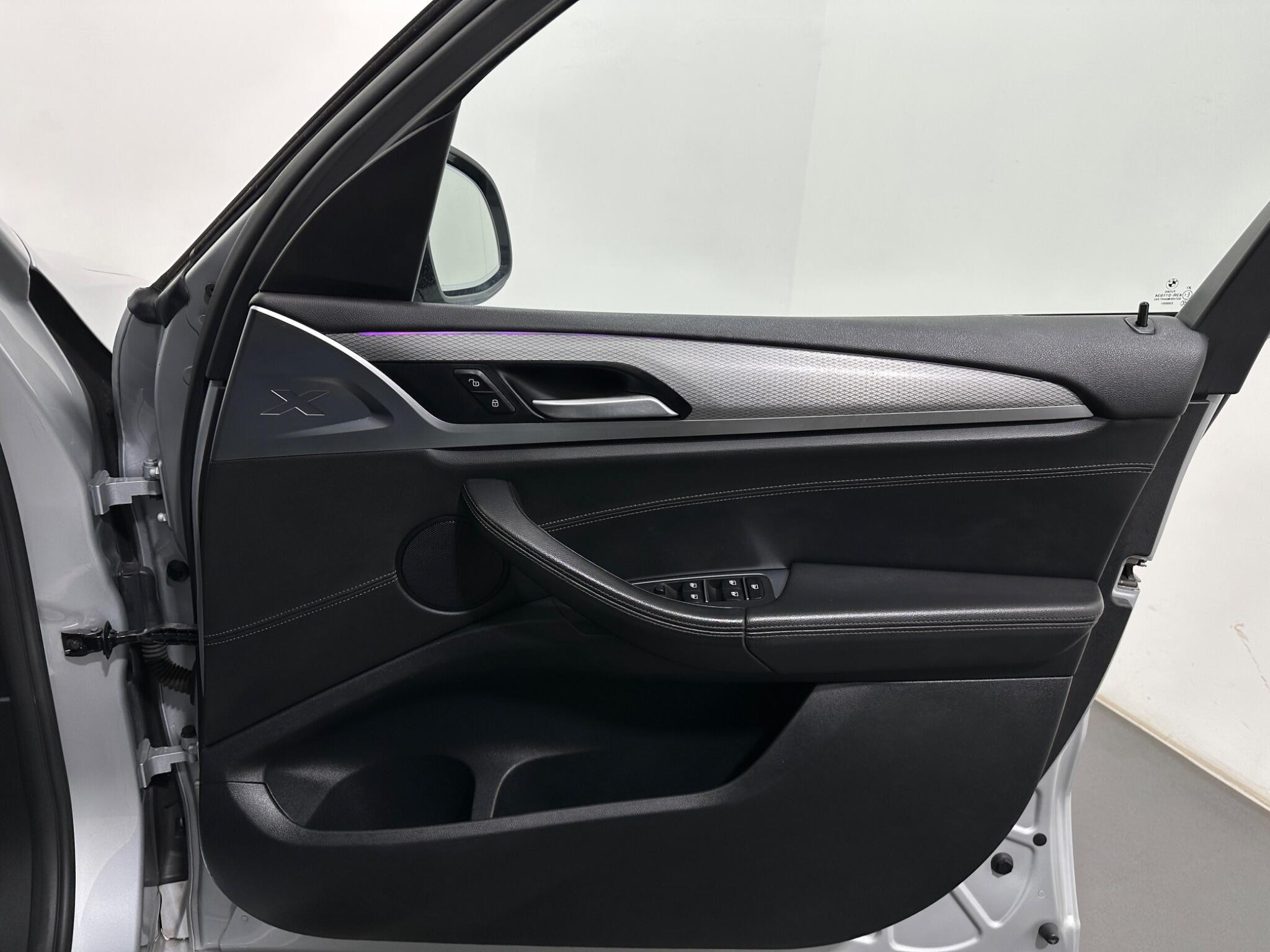 BMW X3 view 34