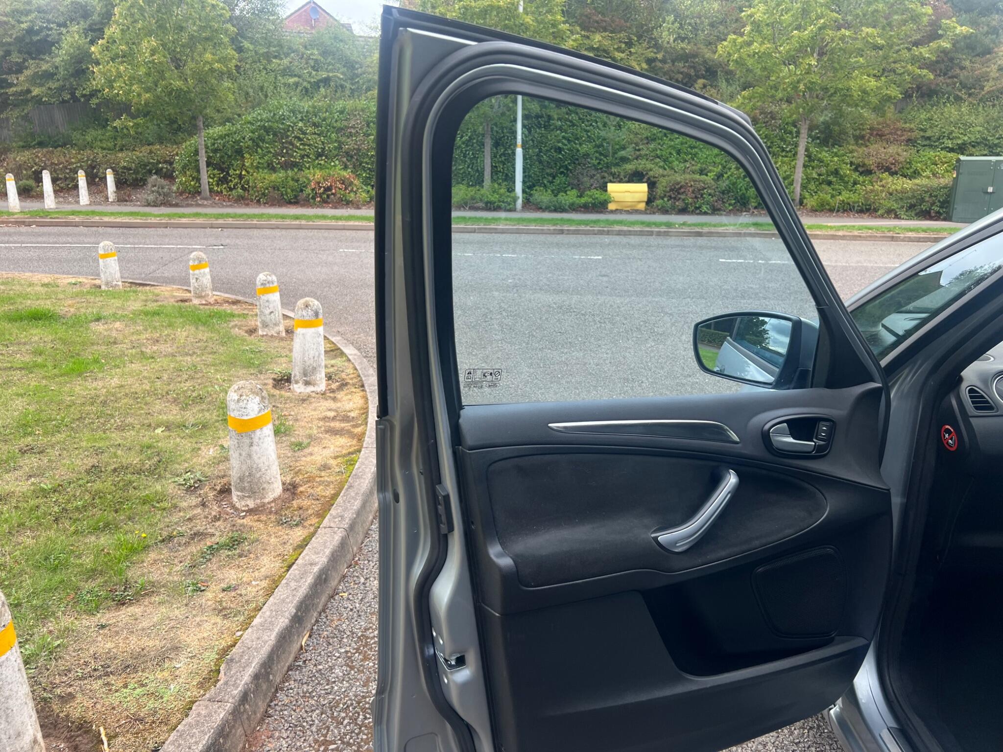 Ford S-Max view 23
