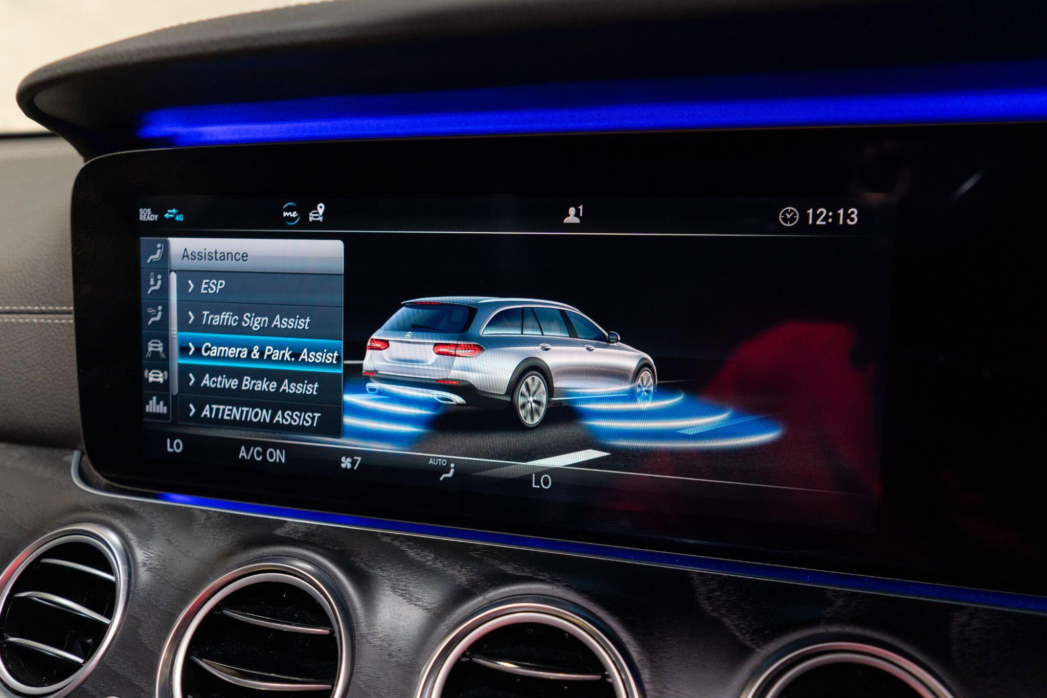 Mercedes-Benz E-Class view 30