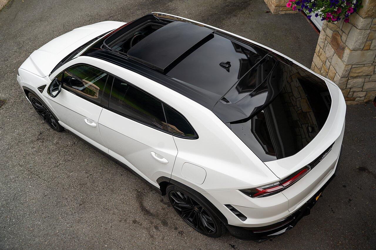 Lamborghini Urus view 42