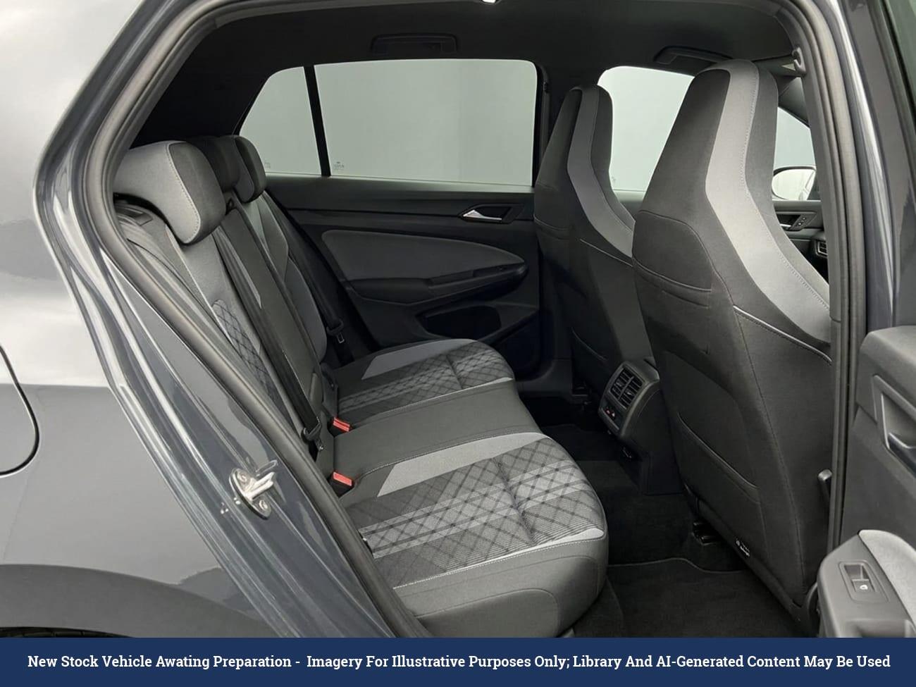 Volkswagen Golf view 4