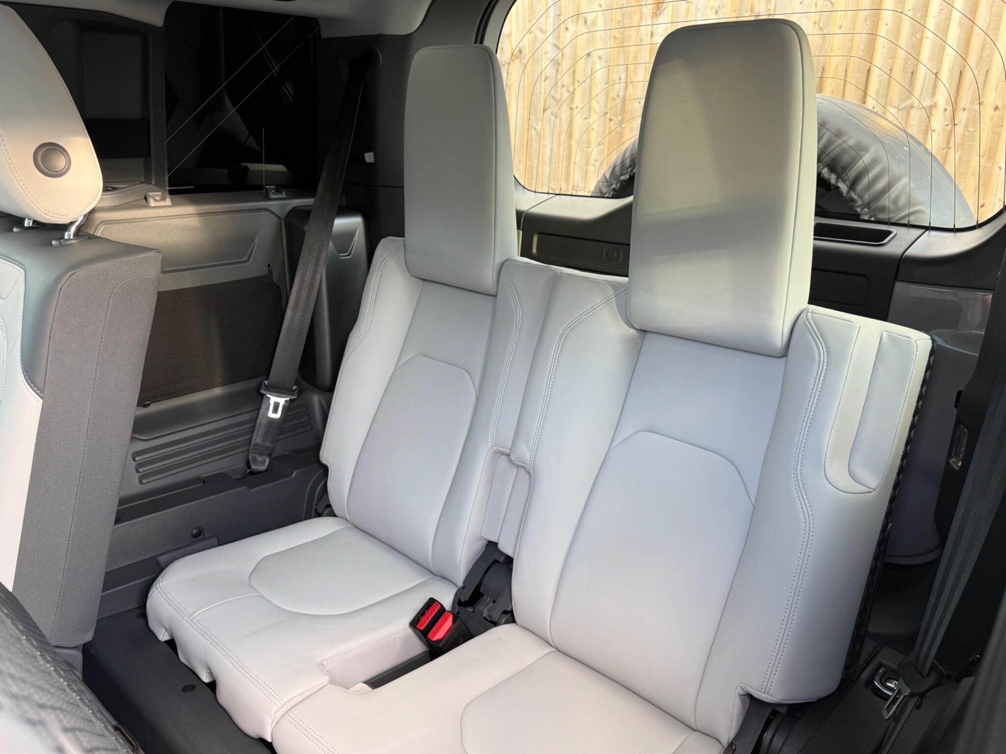Land Rover Defender view 13