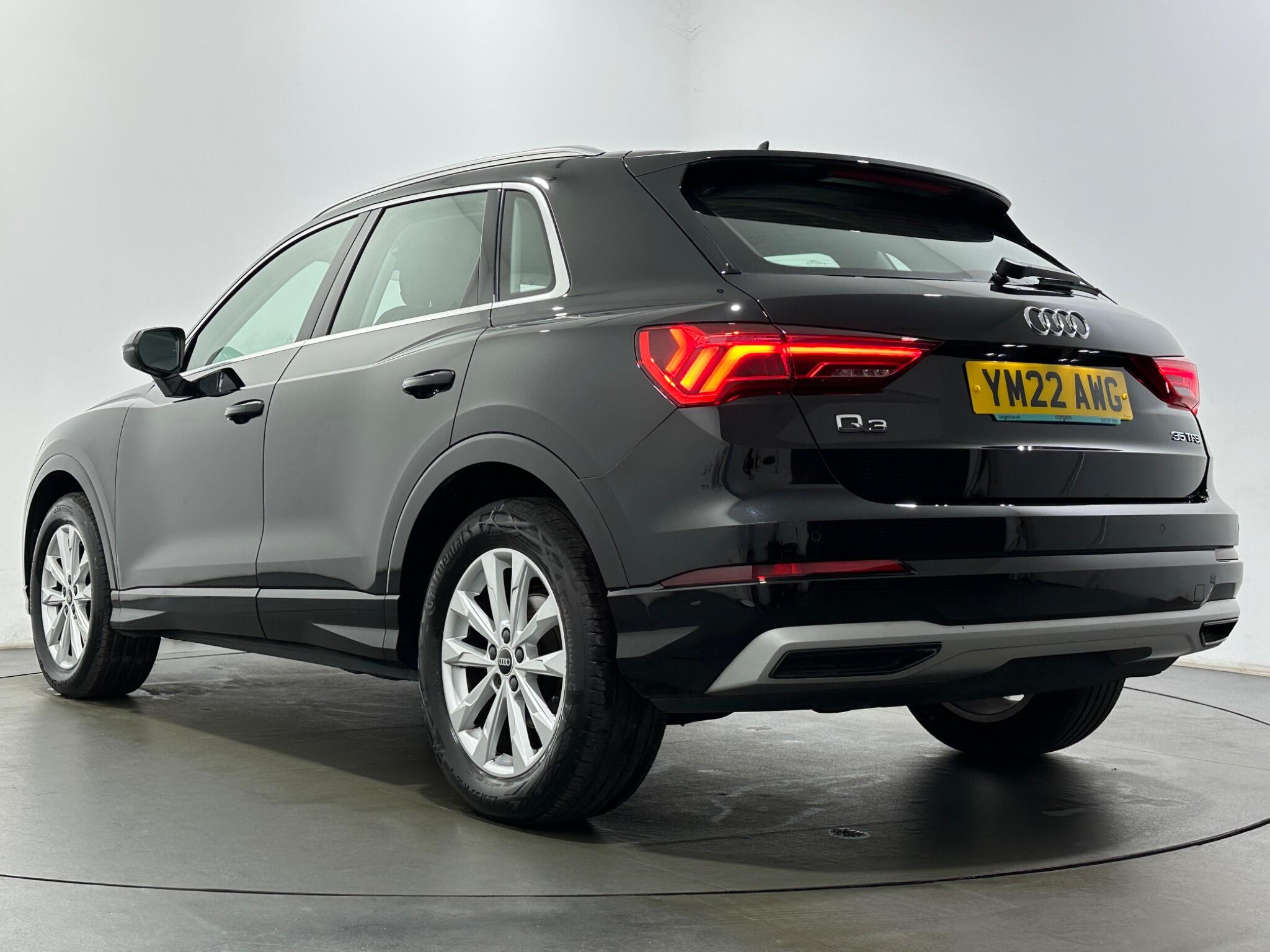 Audi Q3 view 49