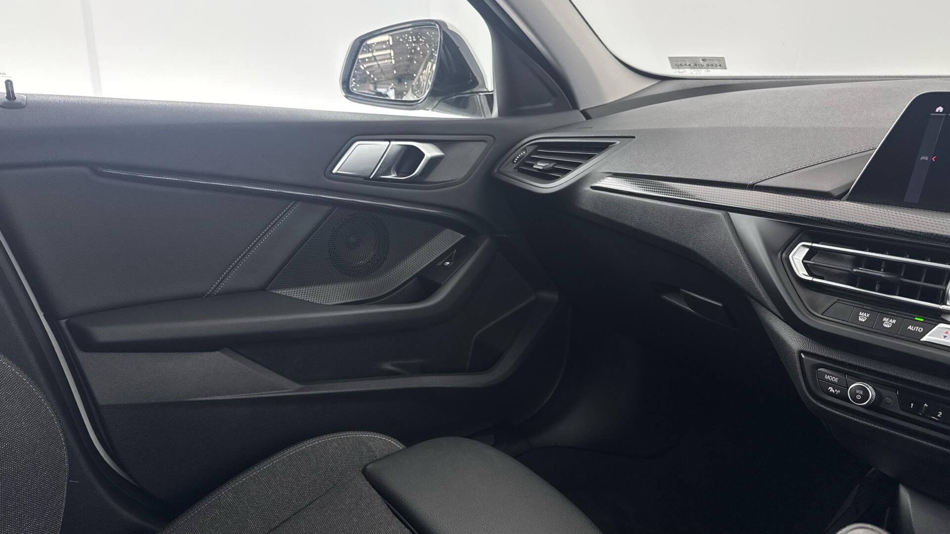 BMW 1 Series view 40