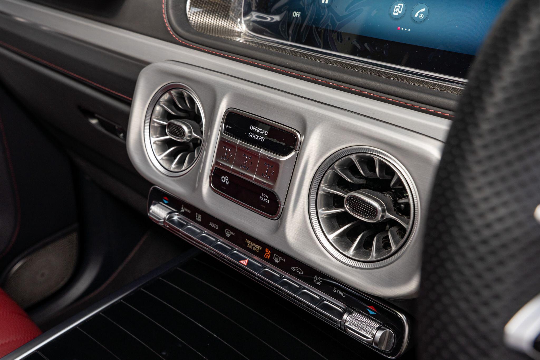 Mercedes-Benz G-Class view 27