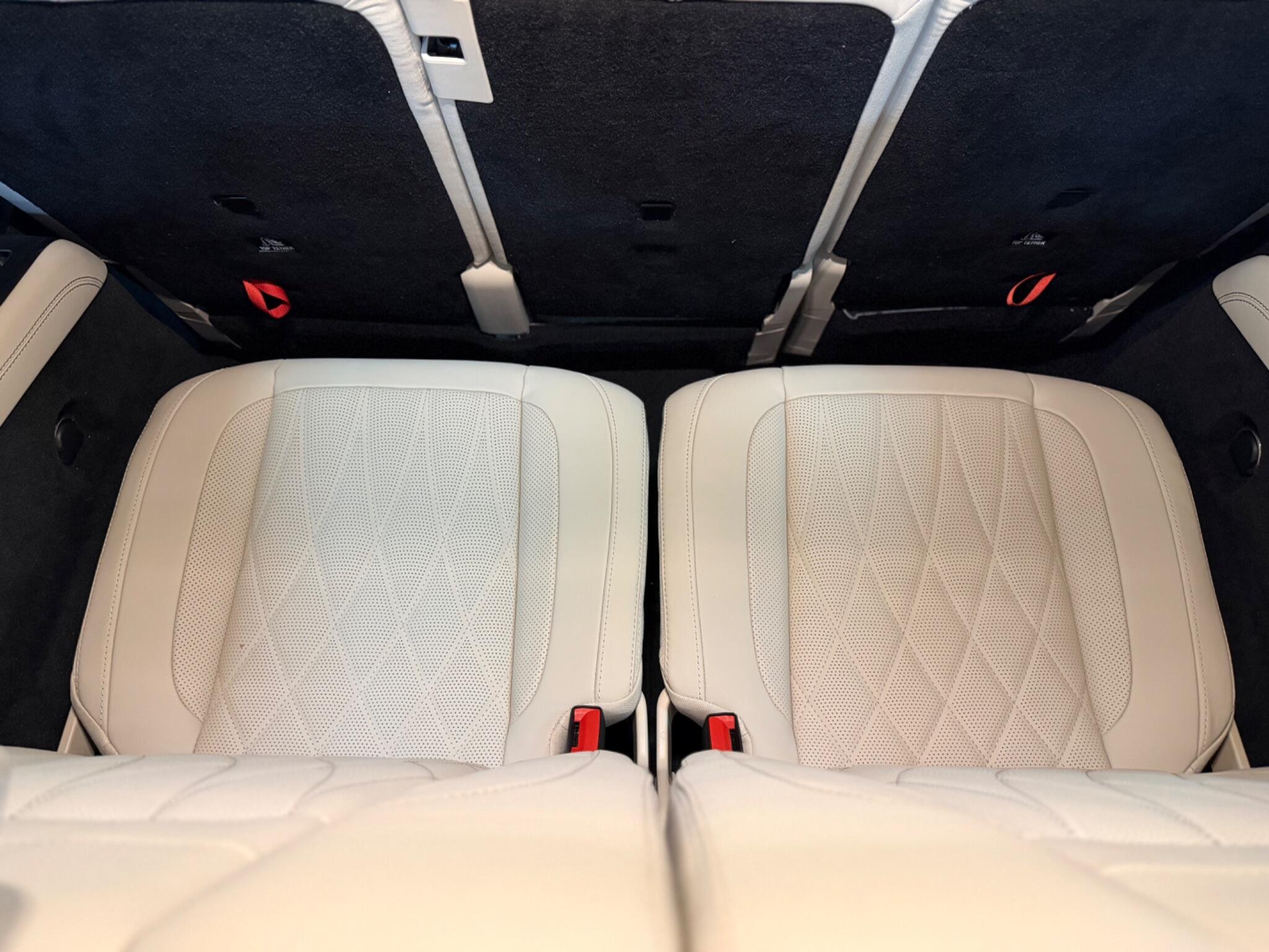 Mercedes-Benz GLS view 22