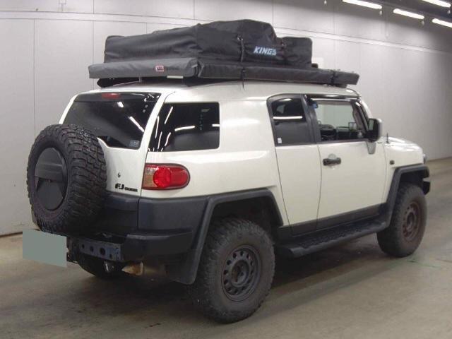 Toyota FJ Cruiser view 6
