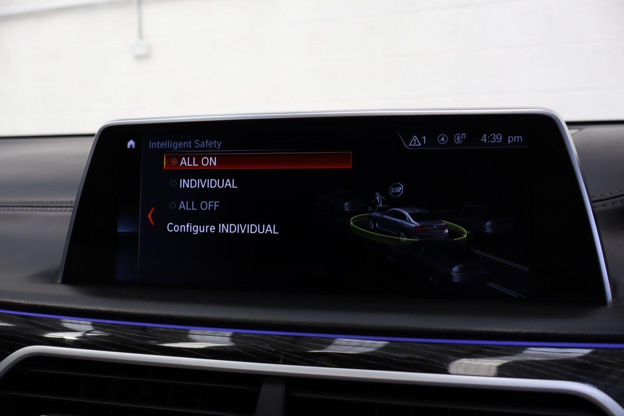 BMW 7 Series view 48