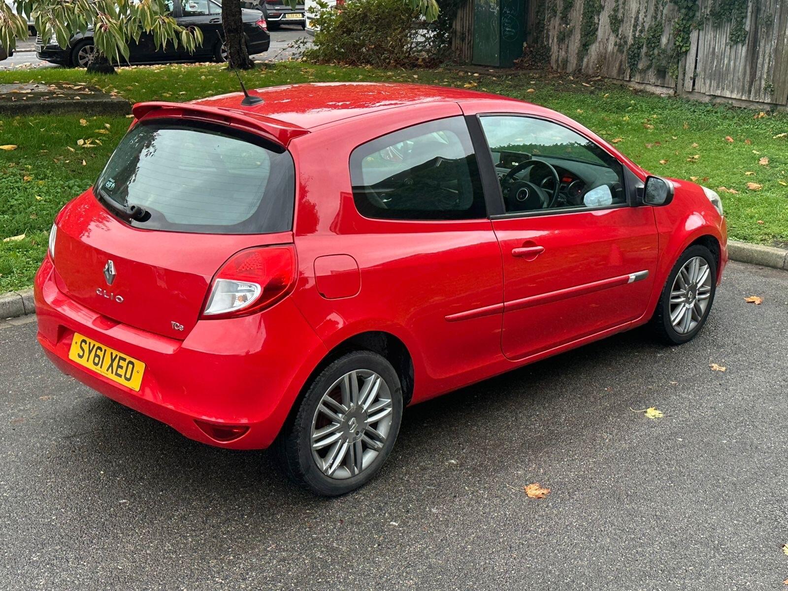 2011 Renault Clio image 8