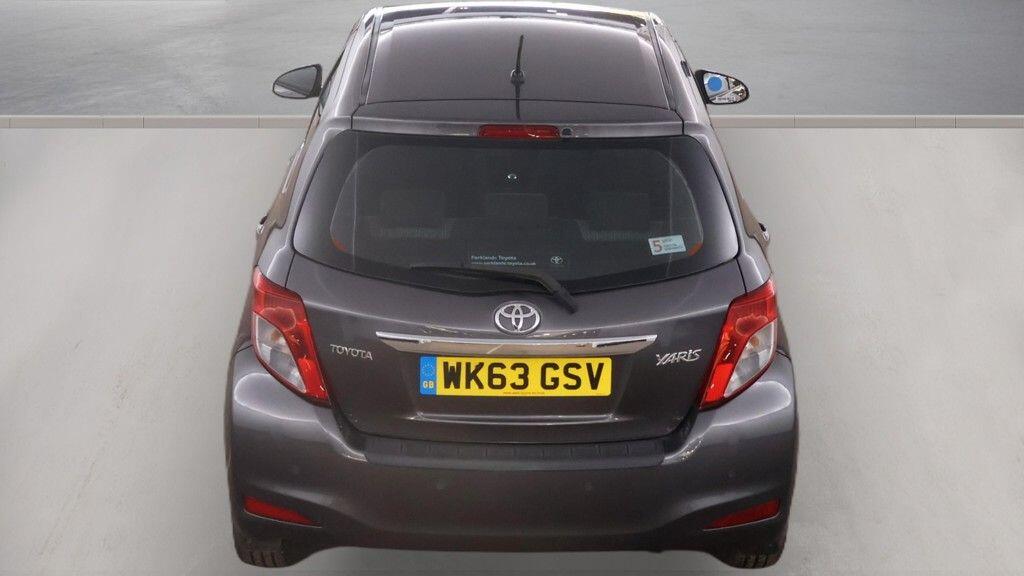 Toyota Yaris view 15