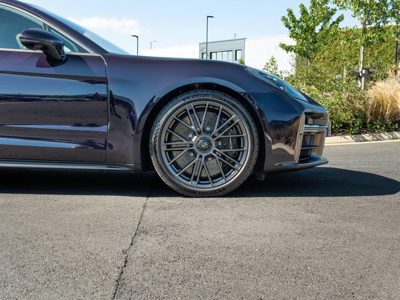 Porsche Panamera view 18