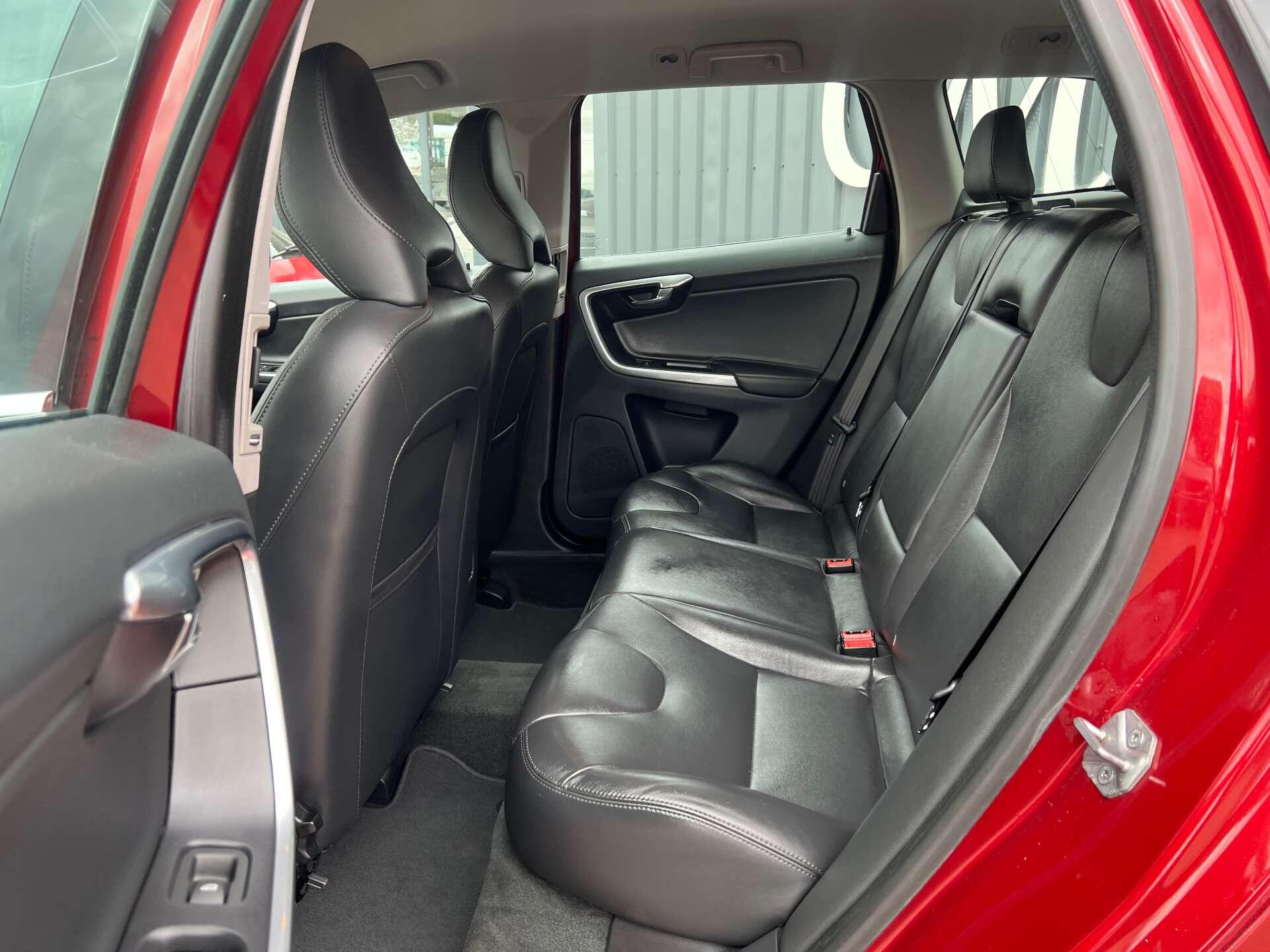 Volvo XC60 view 38