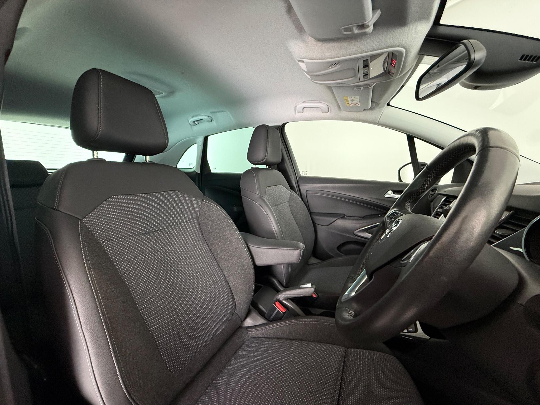 Vauxhall Crossland view 12