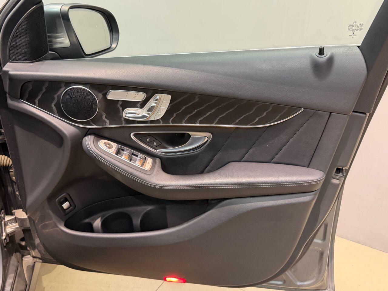 Mercedes-Benz GLC view 18
