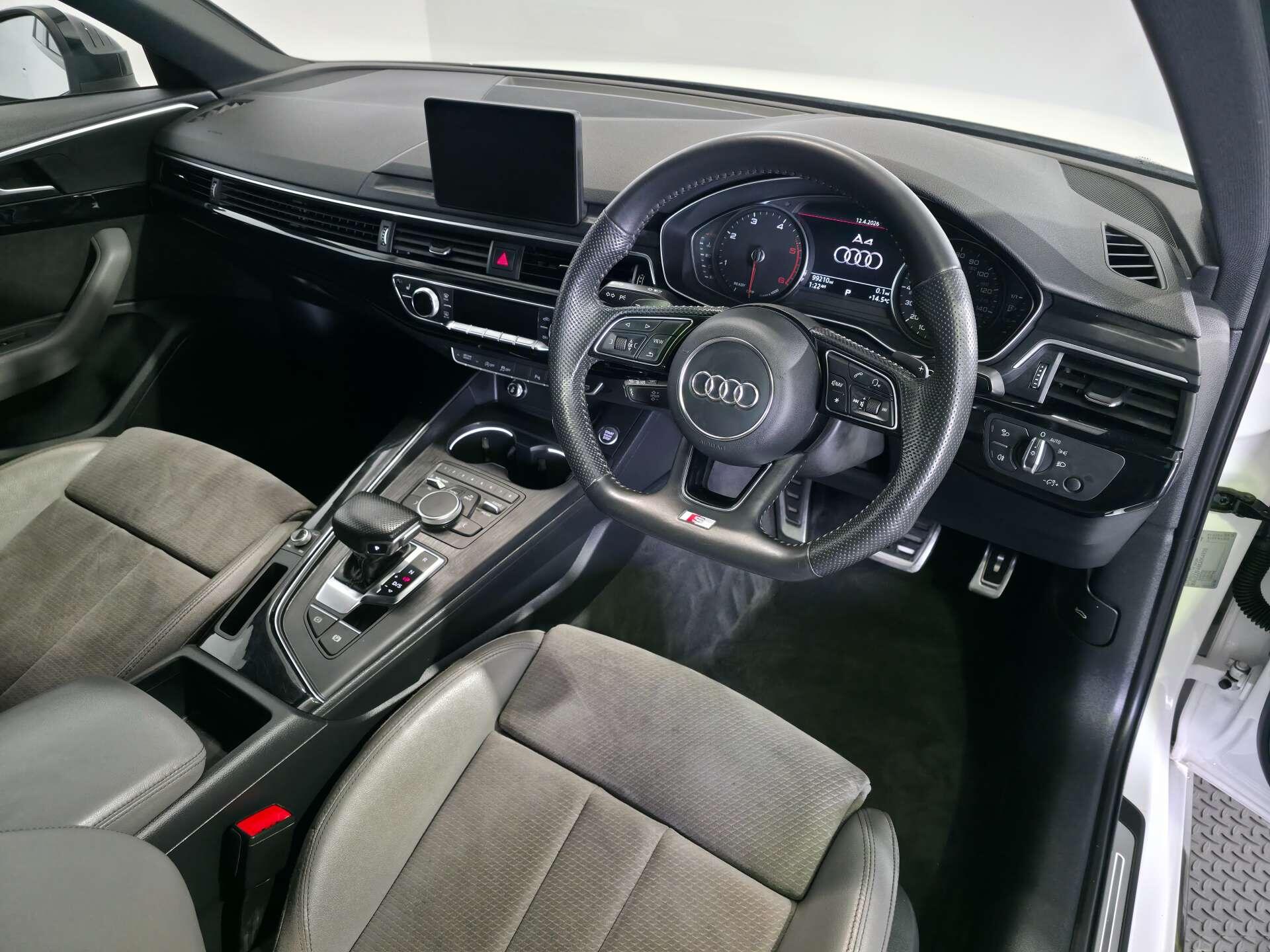 Audi A4 view 10