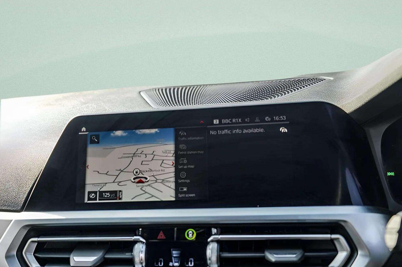 BMW 3 Series view 11