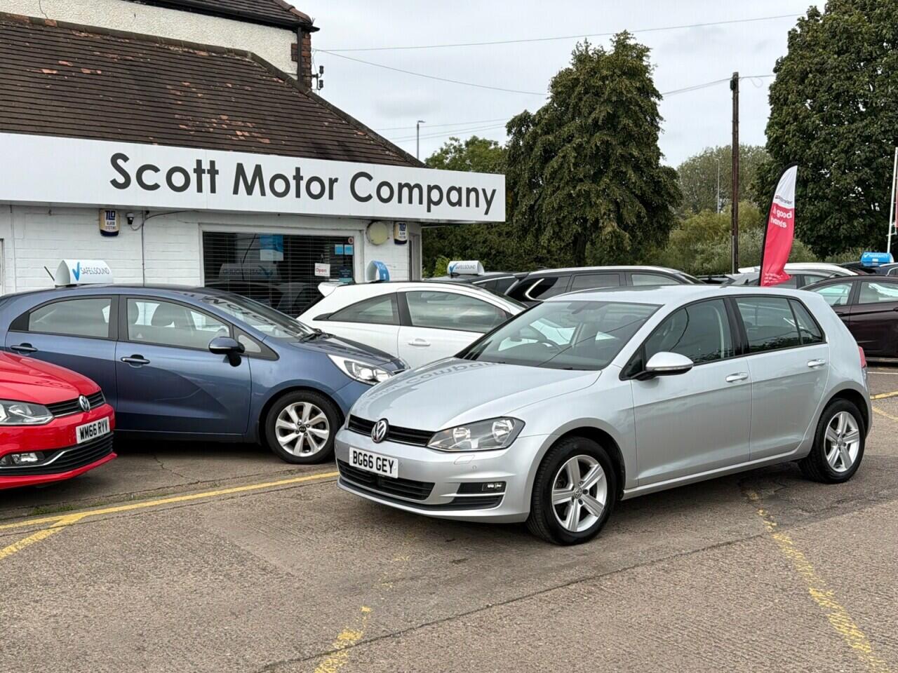 Volkswagen Golf view 6