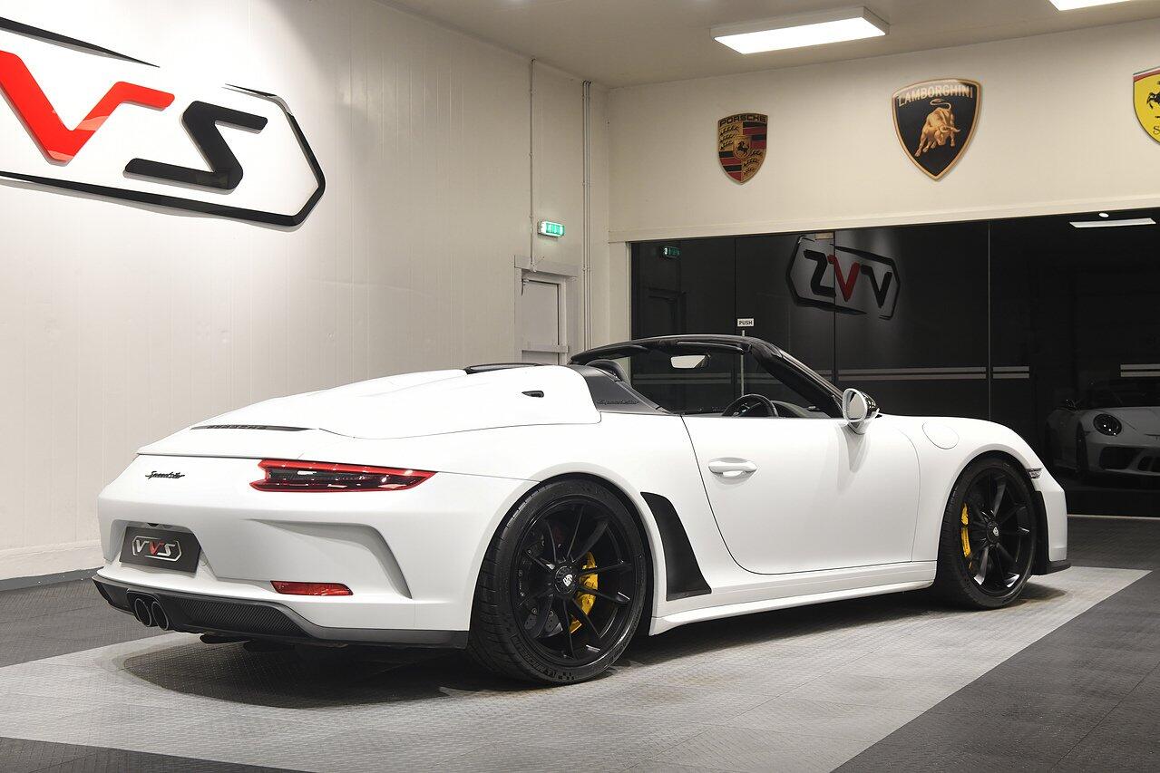 Porsche 911 view 41