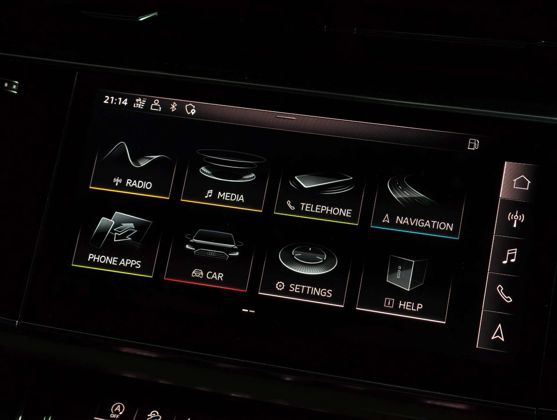 Audi Q8 view 35