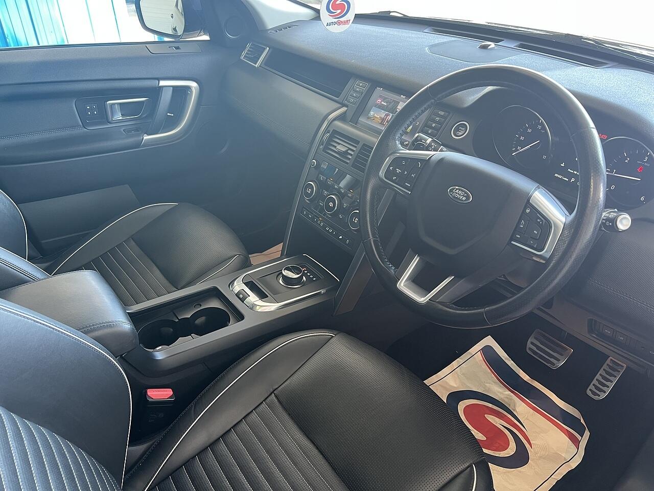 Land Rover Discovery Sport view 10