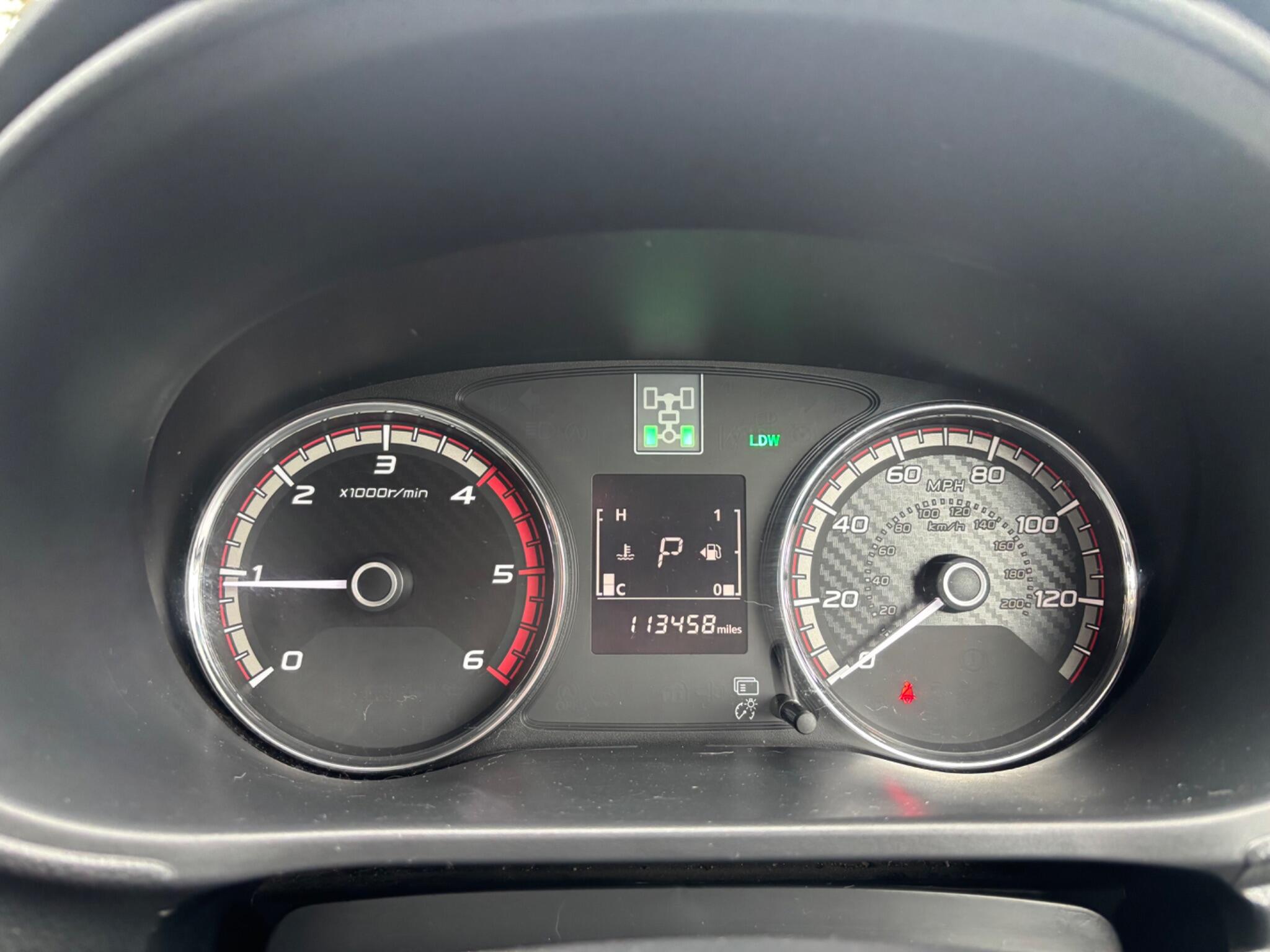Mitsubishi L200 view 16