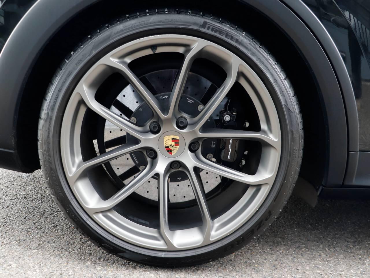 Porsche Cayenne view 6