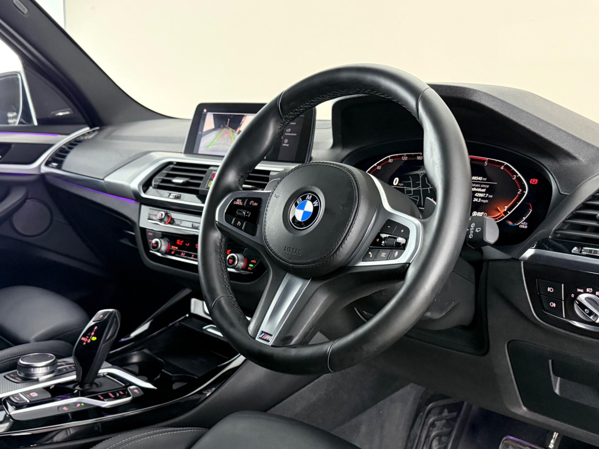 BMW X3 view 3