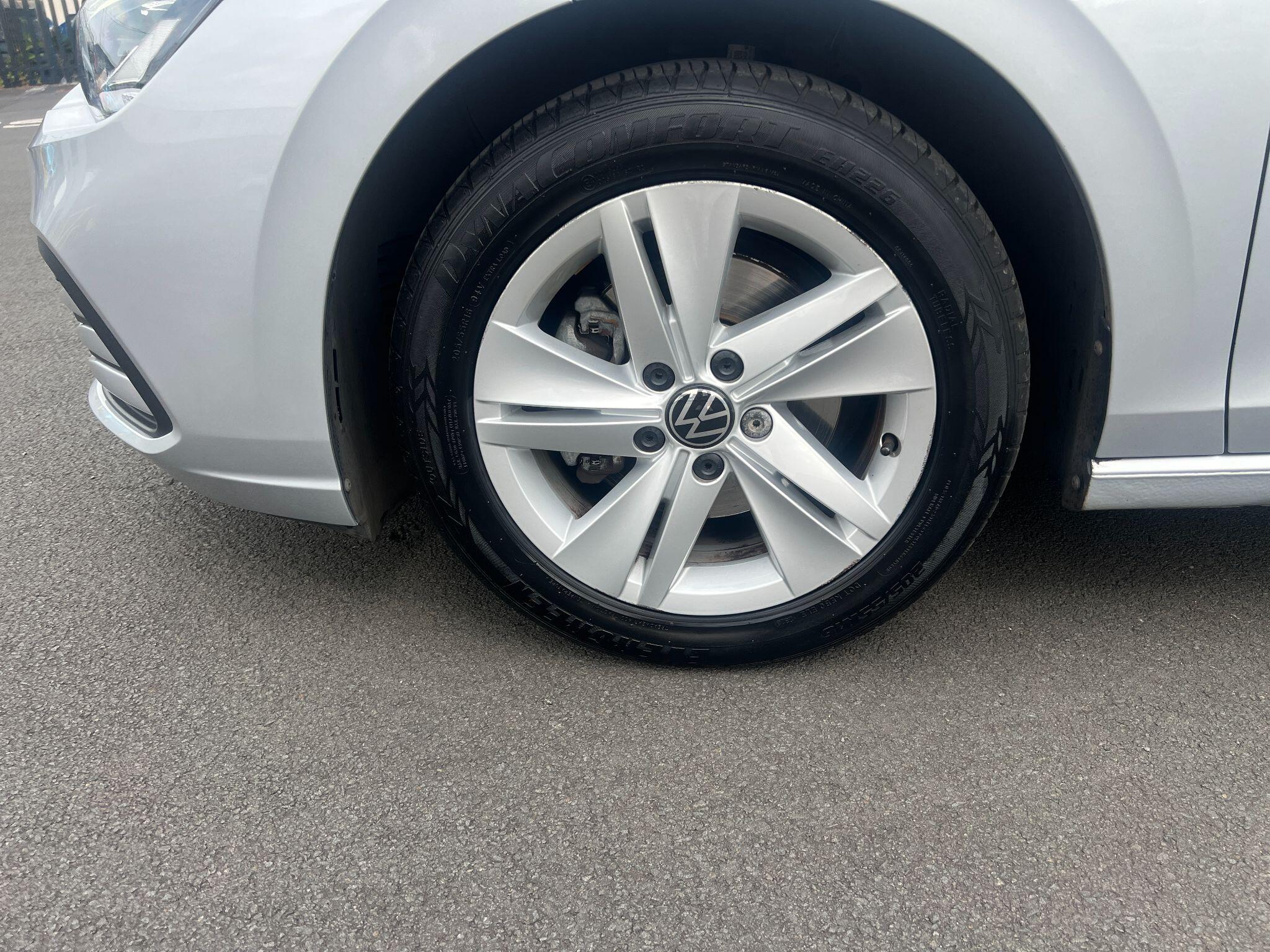 Volkswagen Golf view 27