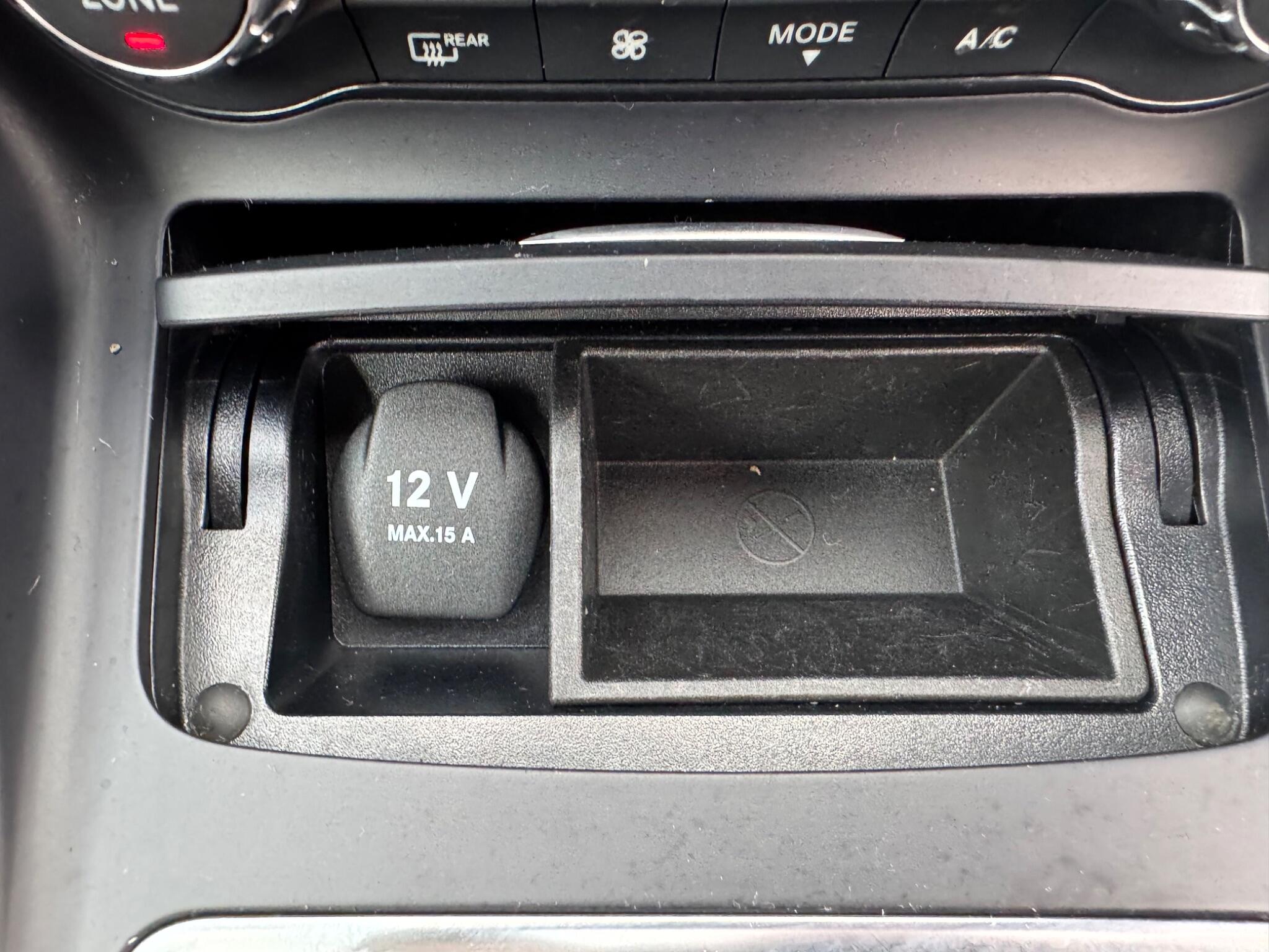 Mercedes-Benz Cla view 26