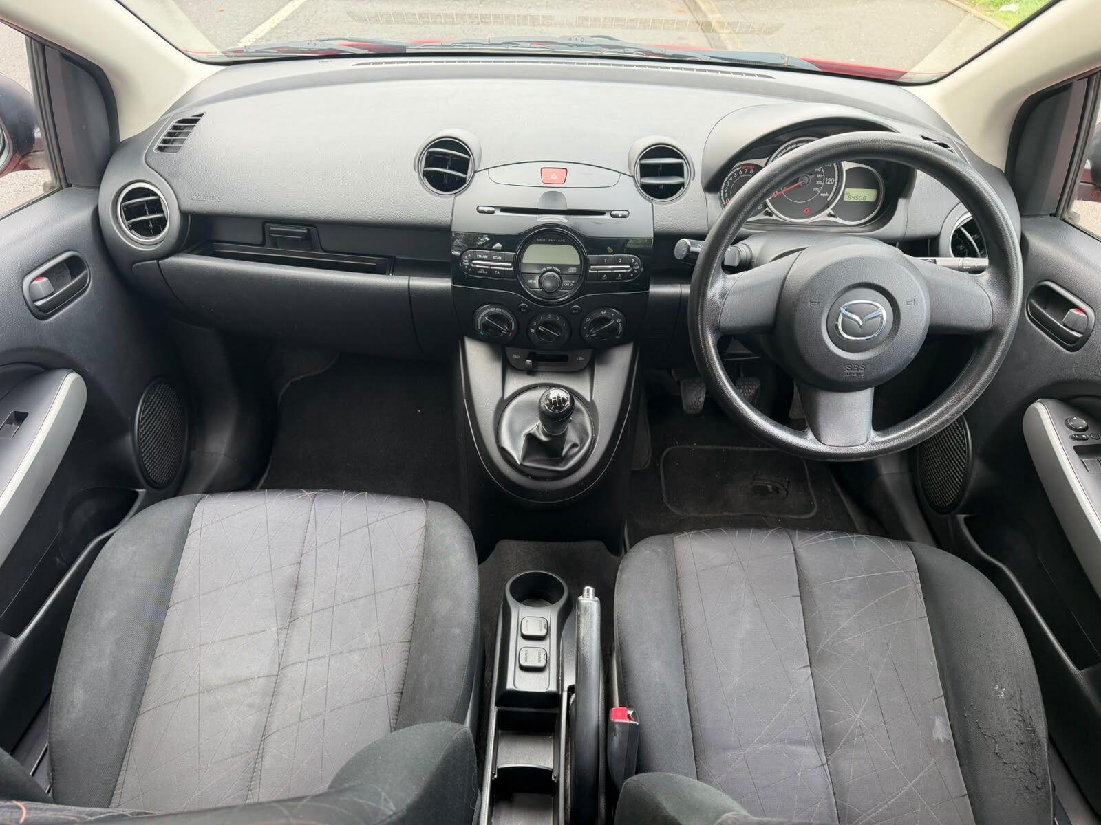 Mazda Mazda2 view 18