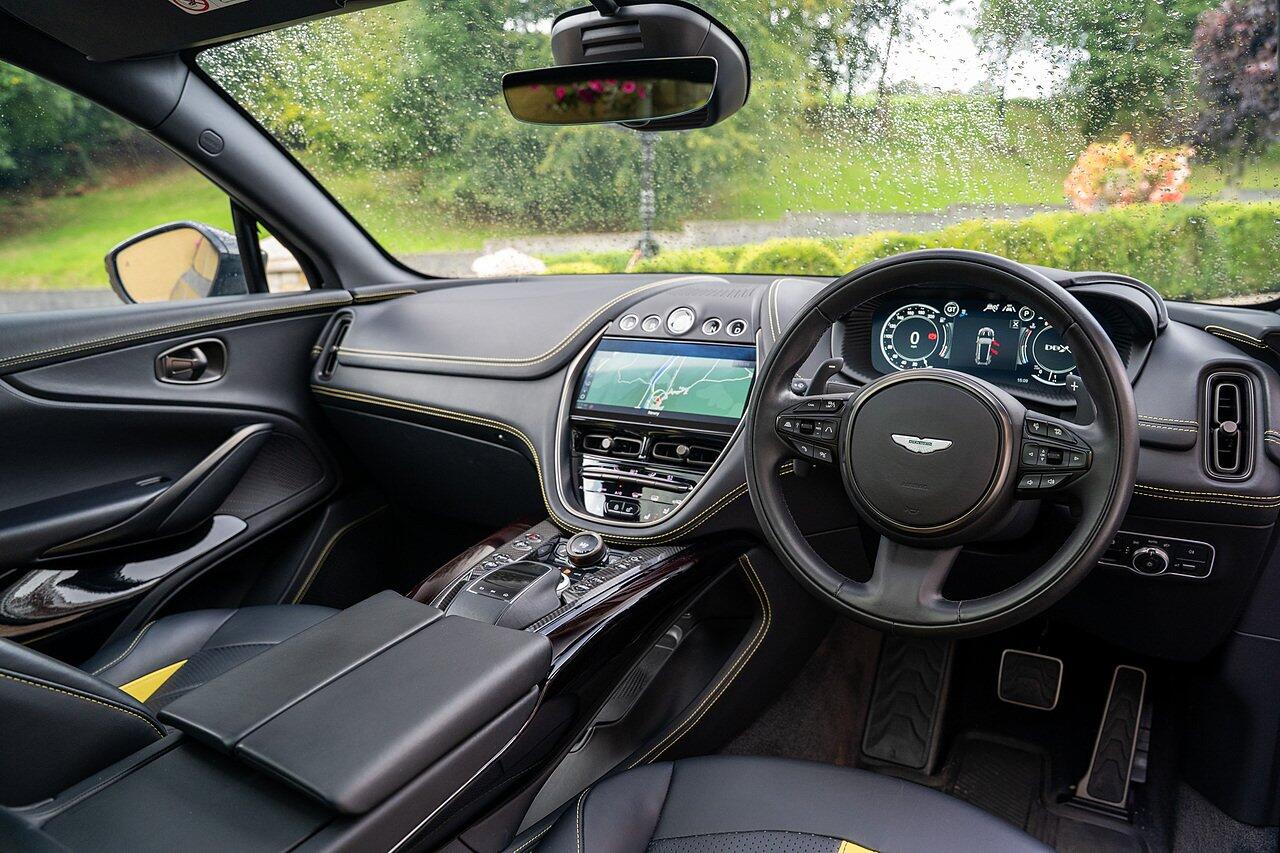 Aston Martin DBX view 47