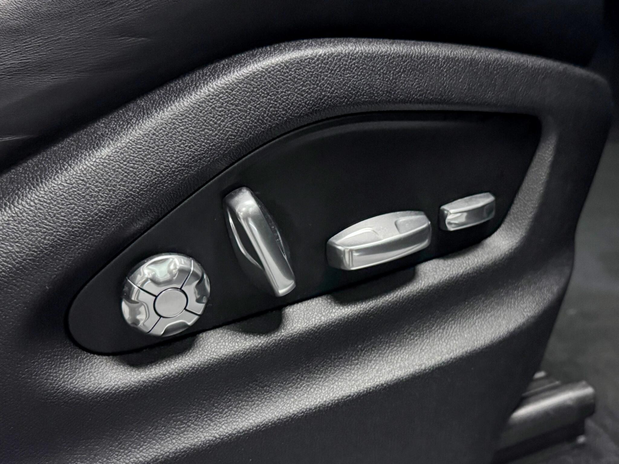 Porsche Cayenne view 19