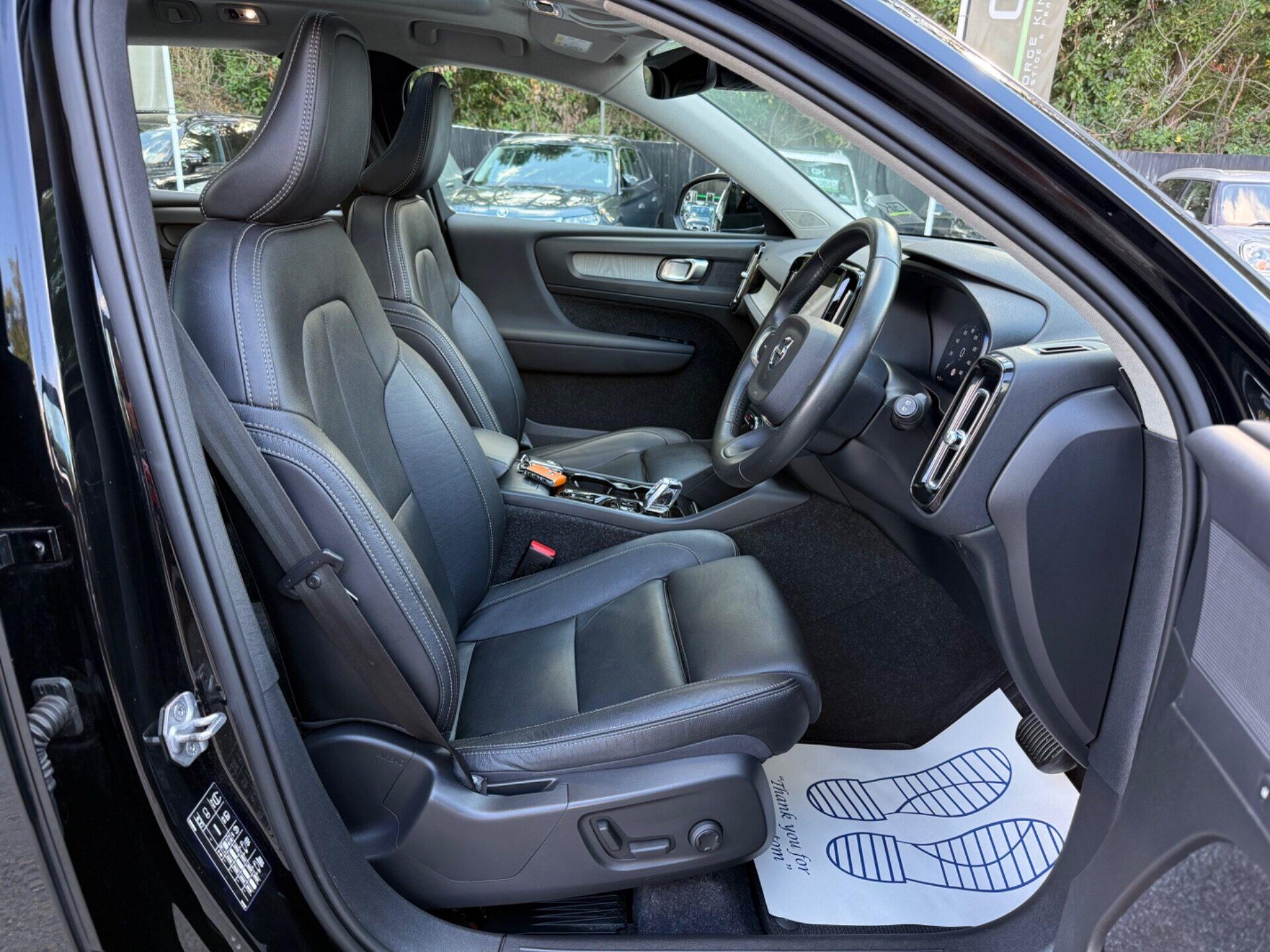 Volvo XC40 view 16
