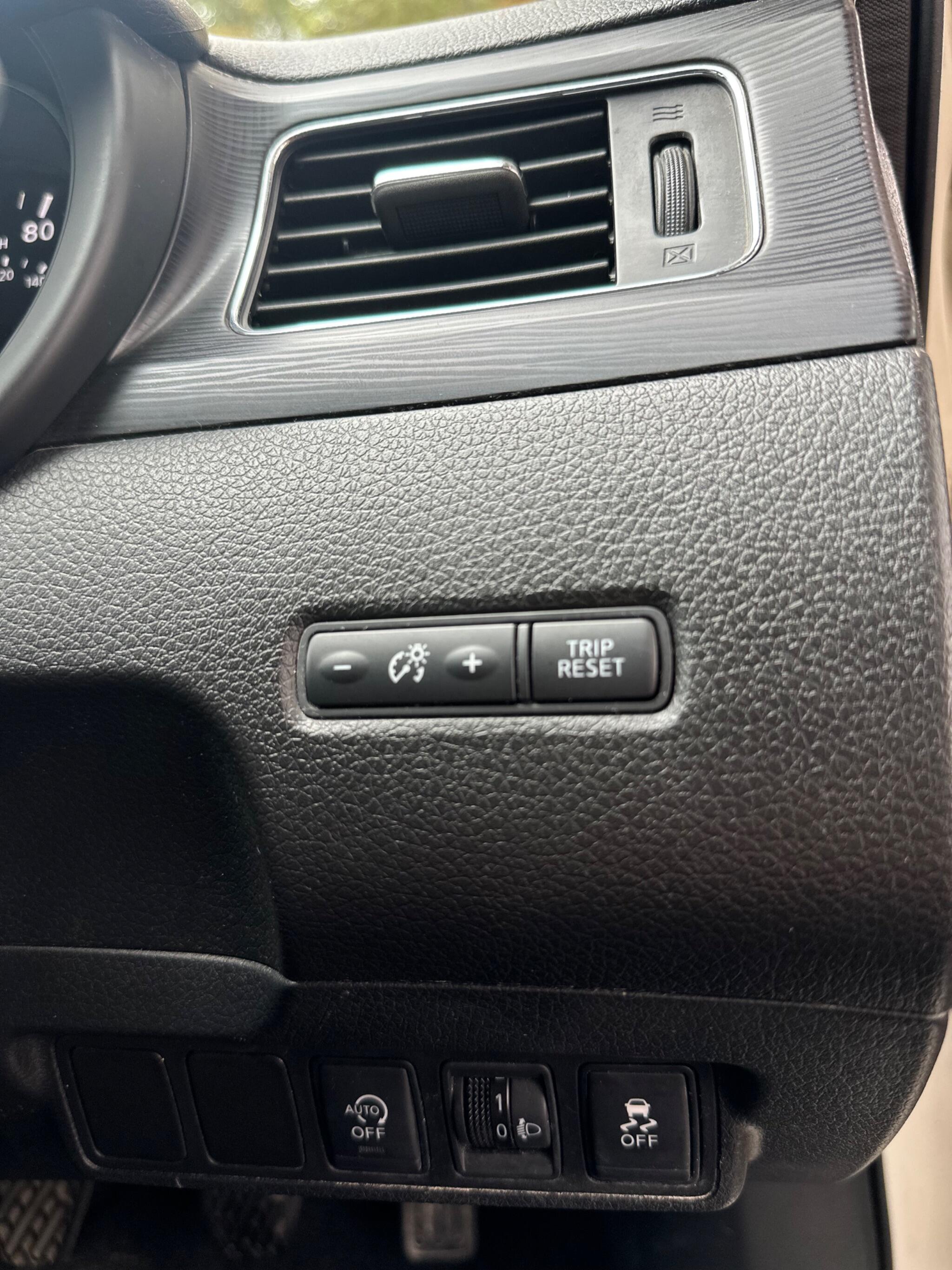 2016 Nissan Pulsar 1.5 dCi N-Connecta Euro 6 (s/s) 5dr • 102,000 miles image 34