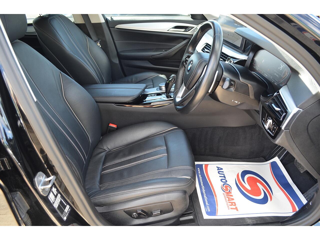 BMW 5 Series view 13