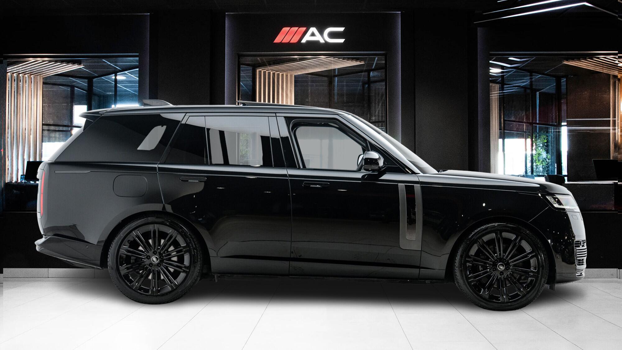 Land Rover Range Rover view 3