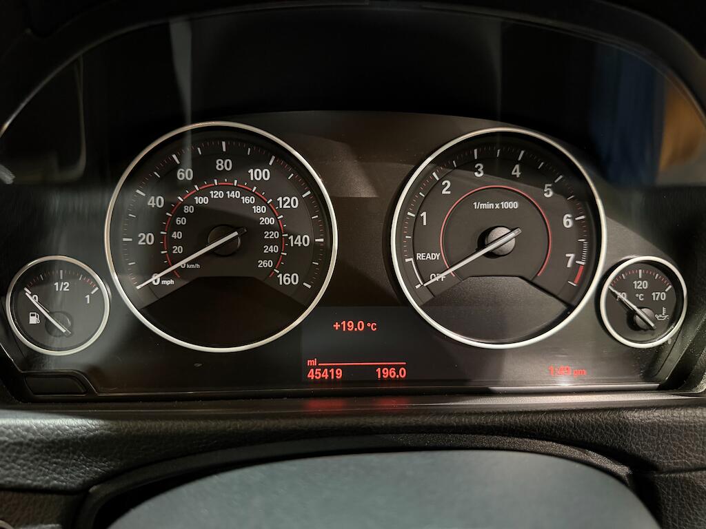 BMW 3 Series view 10