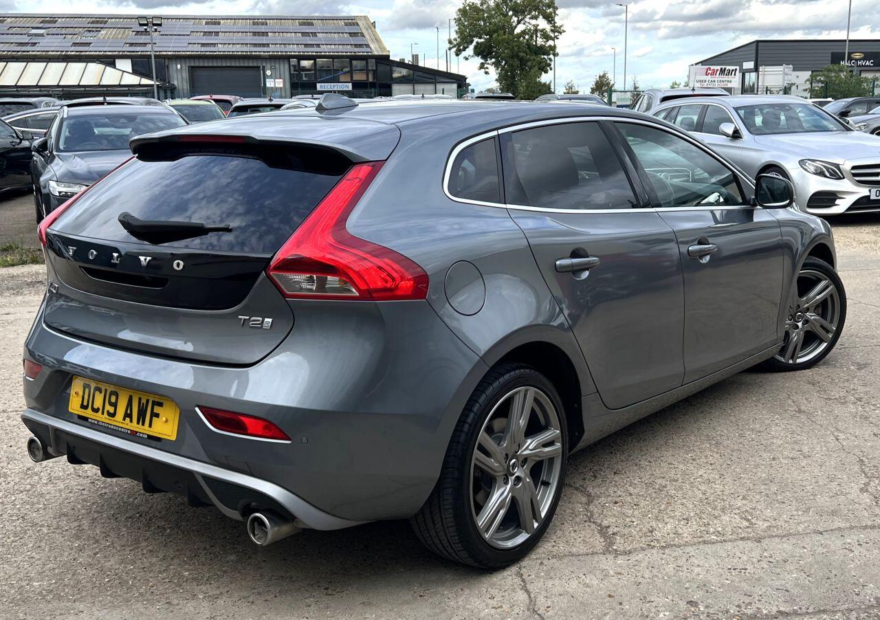 Volvo V40 view 3