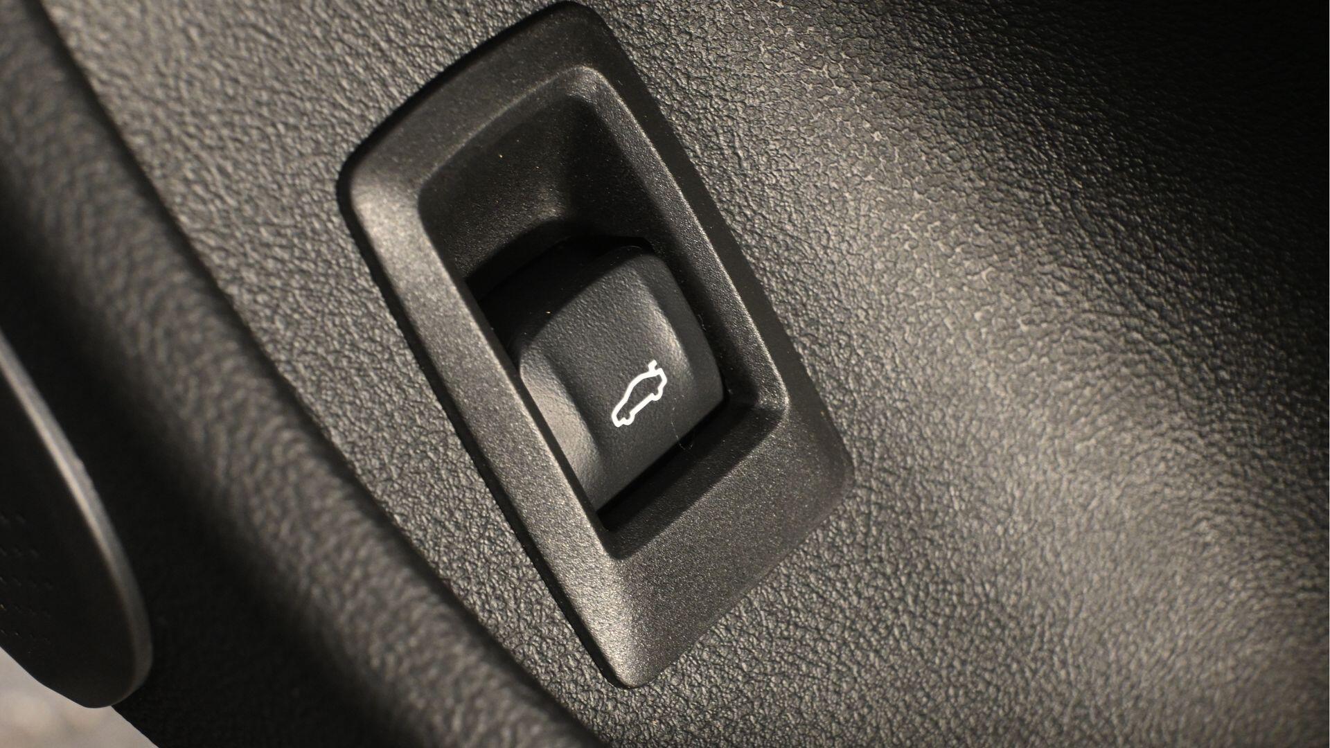 BMW i4 view 27