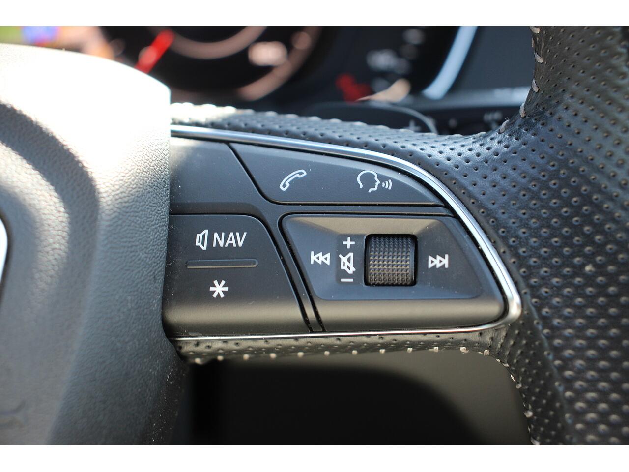 Audi Q5 view 28