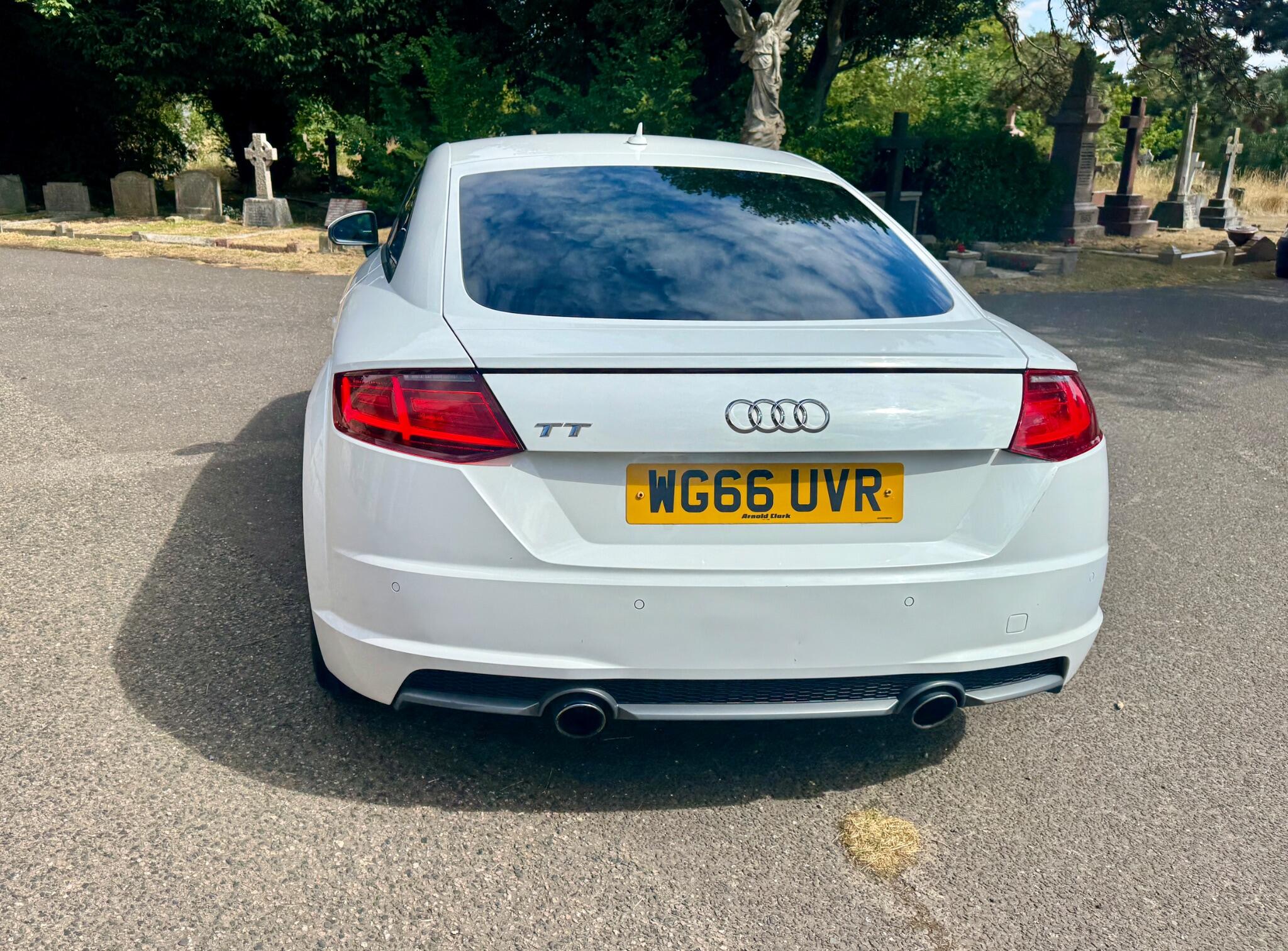 Audi TT view 17